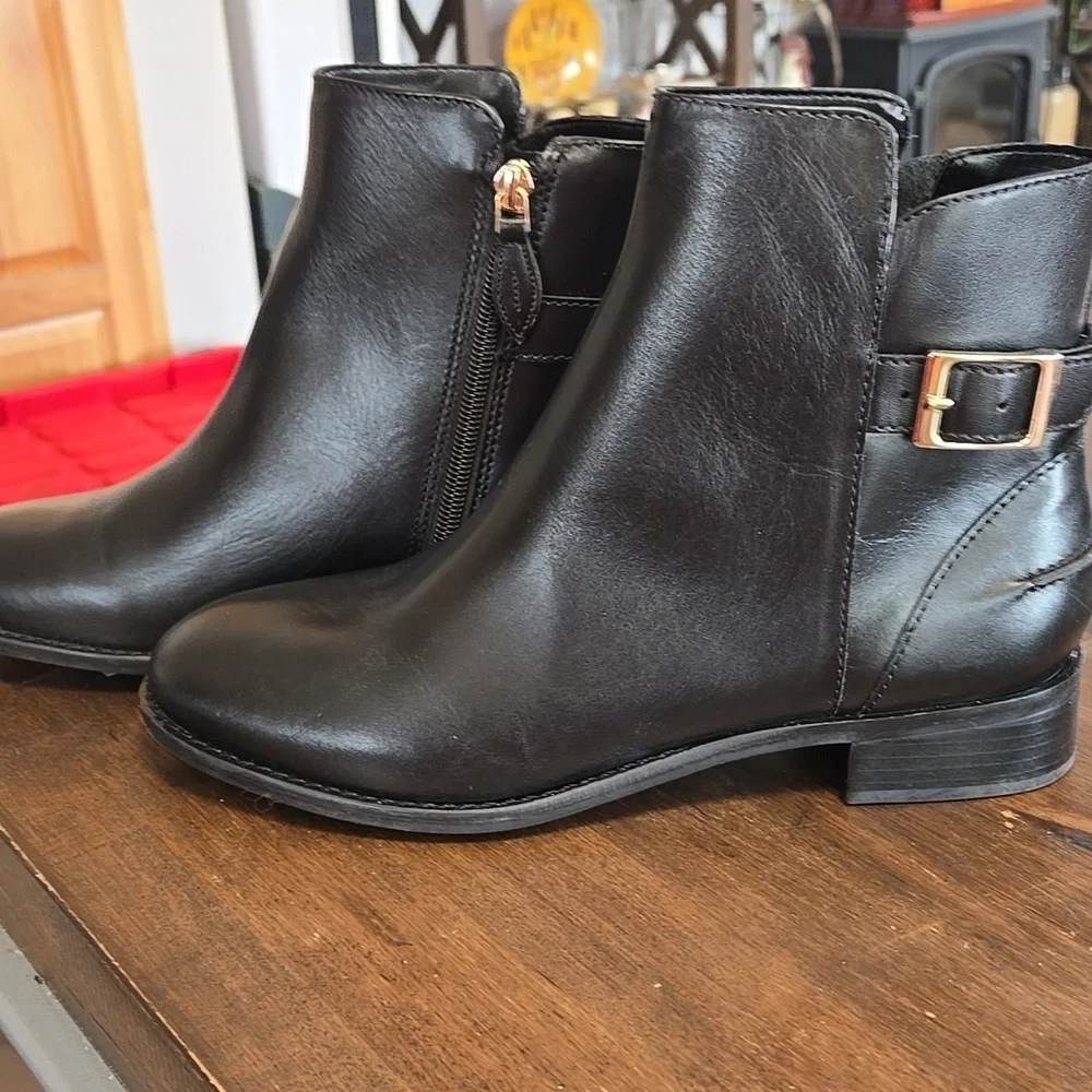 Talbots Tish Buckle Leather Ankle Boots Black With Gold Tone Hardware Womens 7.5